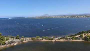 Kitesurfing a kite škola na sicílii